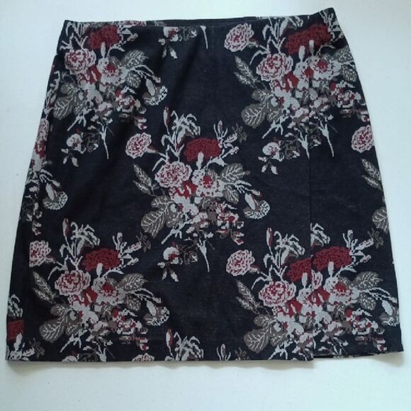 J. Jill Black and Red Floral Mini Skirt - Picture 1 of 5